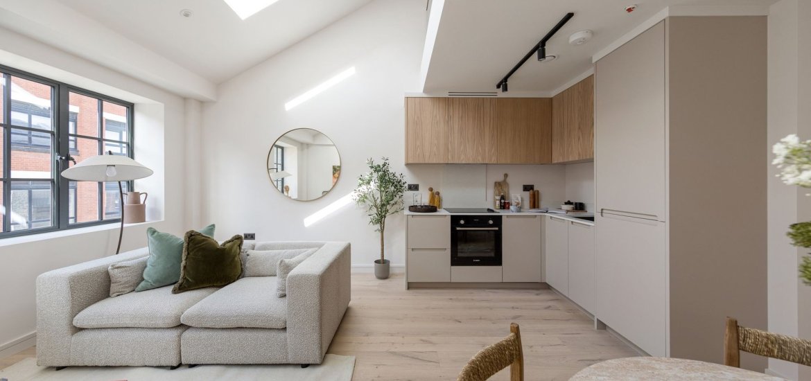 Apartment in Victoria Park Village, London, UK, 2 bedrooms, 834 sq.ft No. 2388 - 2